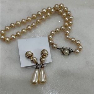 Elegant Pearl Necklace and Earring Set